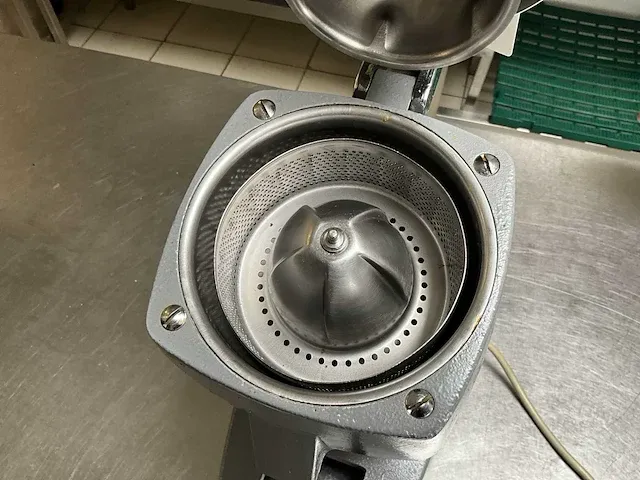Santos type 10 sapcentrifuge - afbeelding 2 van  3