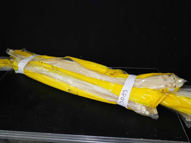 Sapiselco - set of tie wraps white - various warehouse inventory - afbeelding 1 van  1