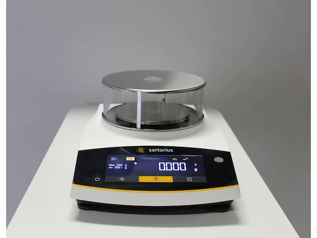 Sartorius™ analytical precision balance - 2022 - afbeelding 1 van  3