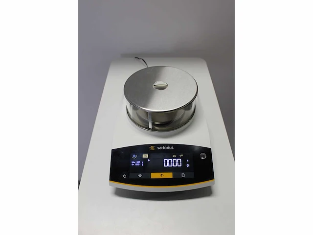 Sartorius™ analytical precision balance - 2022 - afbeelding 2 van  3