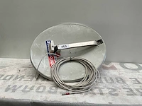 Satellietschotel met bijhorende lnb (low noise block) - afbeelding 1 van  1