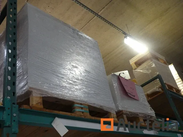 Satine machinaal gecoat papier 46x64 en 52x72 - afbeelding 15 van  18