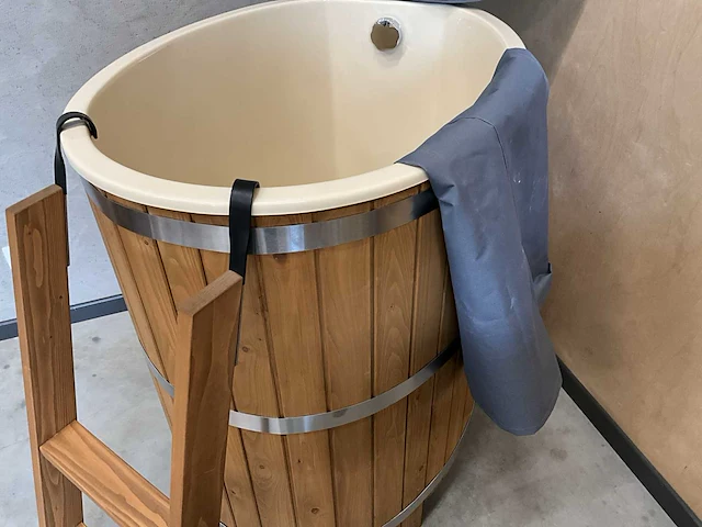 Sauna afkoelbad - afbeelding 4 van  8