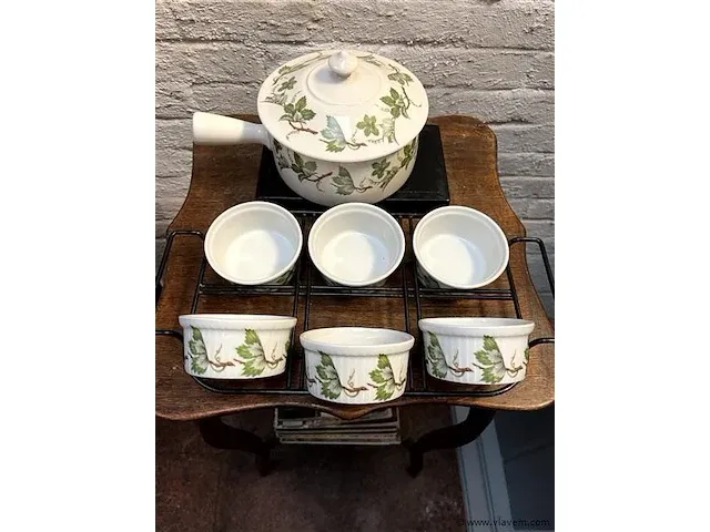 Sauspot + 6 sauskommetjes decor bordeaux - afbeelding 3 van  4