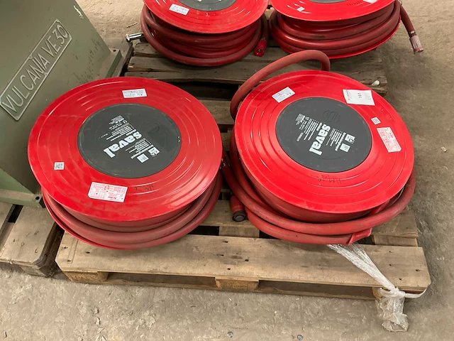 Saval brandslanghaspel (2x) - afbeelding 1 van  5