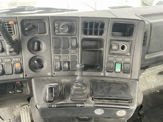 Scania 113h vrachtwagen - afbeelding 9 van  35