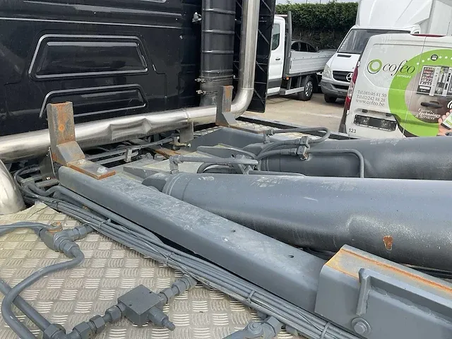 Scania 113h vrachtwagen - afbeelding 16 van  35