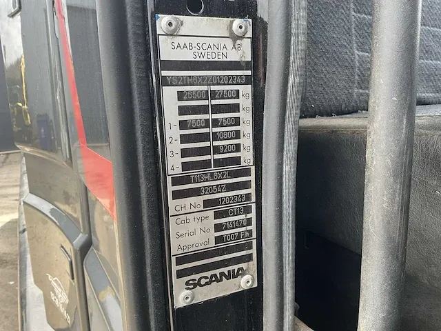 Scania 113h vrachtwagen - afbeelding 27 van  35
