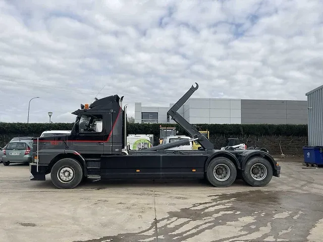 Scania 113h vrachtwagen - afbeelding 23 van  35