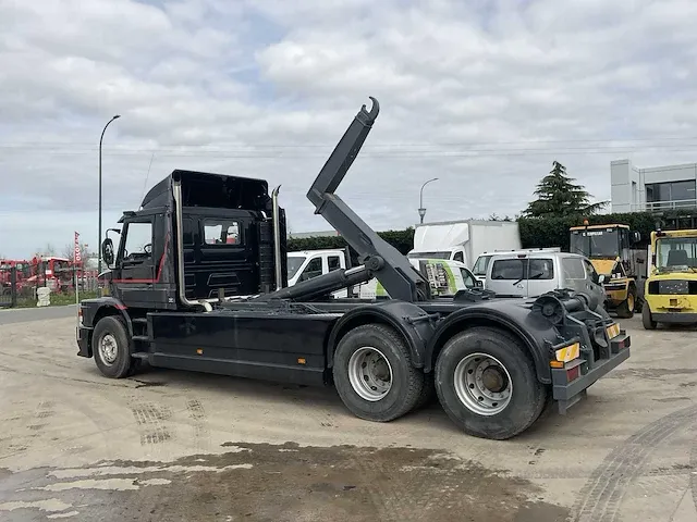 Scania 113h vrachtwagen - afbeelding 30 van  35