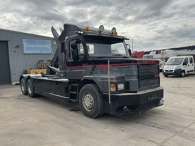 Scania 113h vrachtwagen - afbeelding 33 van  35