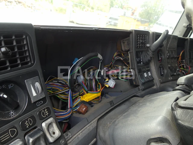 Scania 164 g container vrachtwagen (2002-900.000 km) - afbeelding 10 van  20