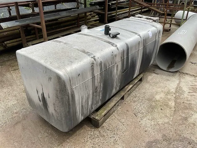 Scania brandstoftank vrachtwagen - afbeelding 1 van  4