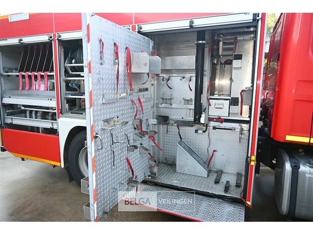 Scania brandweerwagen / pompwagen - afbeelding 2 van  42