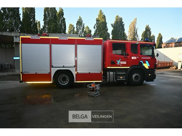 Scania brandweerwagen / pompwagen - afbeelding 17 van  42