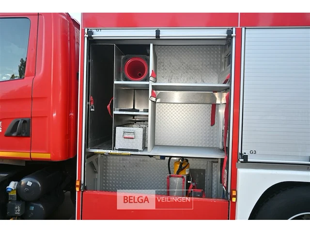 Scania brandweerwagen / pompwagen - afbeelding 35 van  42
