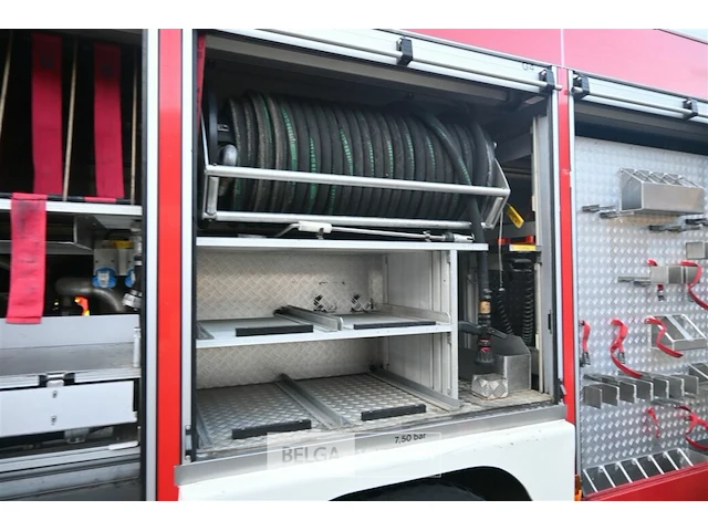 Scania brandweerwagen / pompwagen - afbeelding 40 van  42
