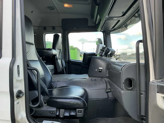 Scania lb8x2*6 afval ophaalwagen - afbeelding 16 van  25