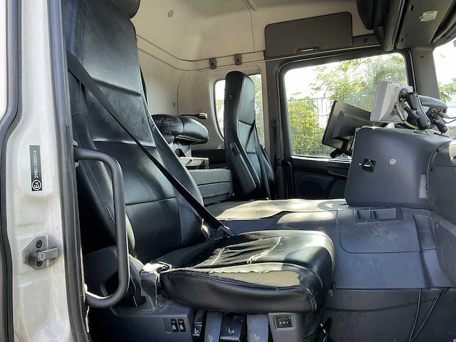 Scania lb8x2*6 afval ophaalwagen - afbeelding 17 van  23