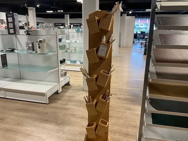 Scanwood presentatiezuil met houten keukenbenodigheden - afbeelding 1 van  6