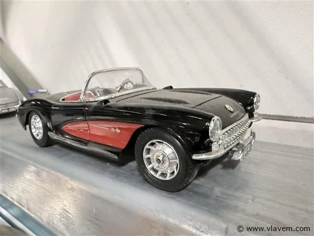 Schaalmodel corvette c1 1/18 - afbeelding 1 van  3