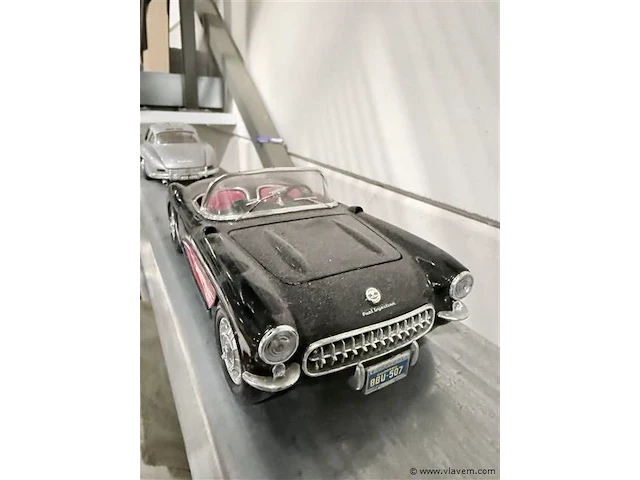 Schaalmodel corvette c1 1/18 - afbeelding 2 van  3