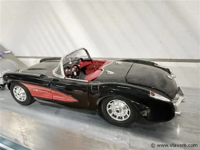 Schaalmodel corvette c1 1/18 - afbeelding 3 van  3