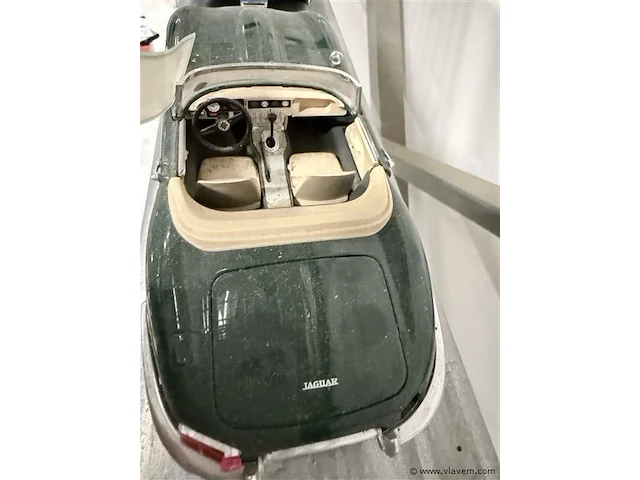 Schaalmodel jaguar e type cabriolet schaal 1/18 - afbeelding 3 van  3