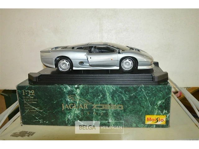 Schaalmodel jaguar model 1-12 xj220 1992 - afbeelding 2 van  5