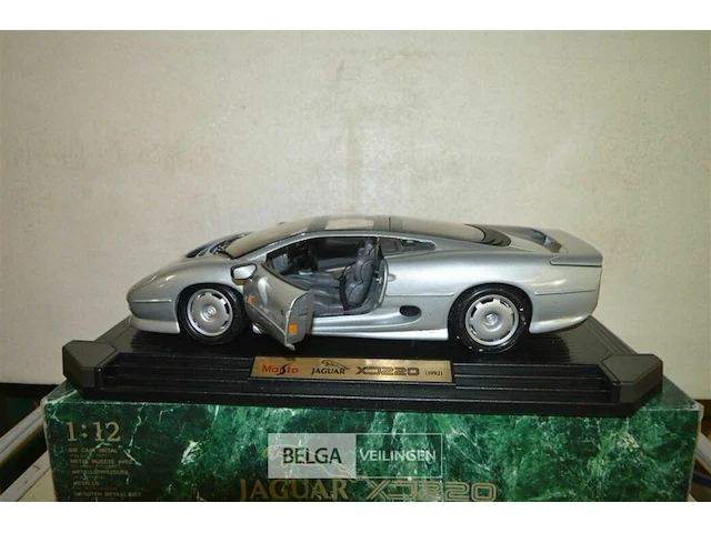 Schaalmodel jaguar model 1-12 xj220 1992 - afbeelding 4 van  5