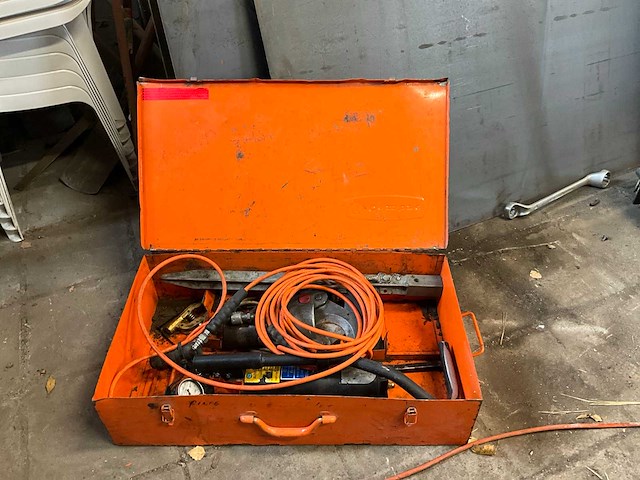 Schaar op olie - afbeelding 1 van  4