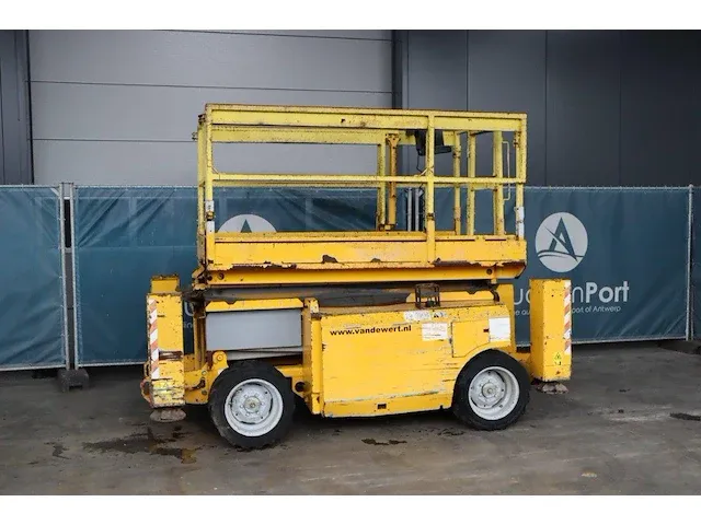 Schaarhoogwerker genie gs-3268 11.75m - afbeelding 1 van  1