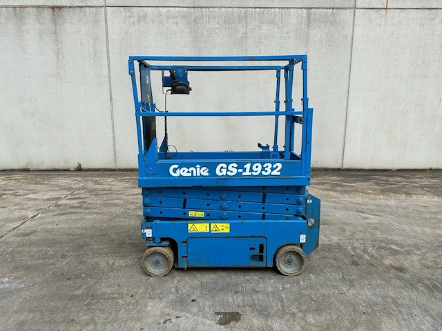 Schaarhoogwerker genie gs1932 elektrisch 227kg 7.85m 2005 - afbeelding 1 van  1