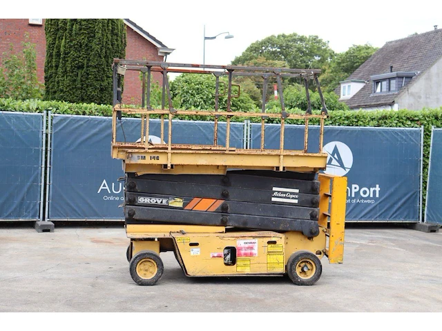 Schaarhoogwerker grove sm3146e elektrisch 9.62m - afbeelding 1 van  1