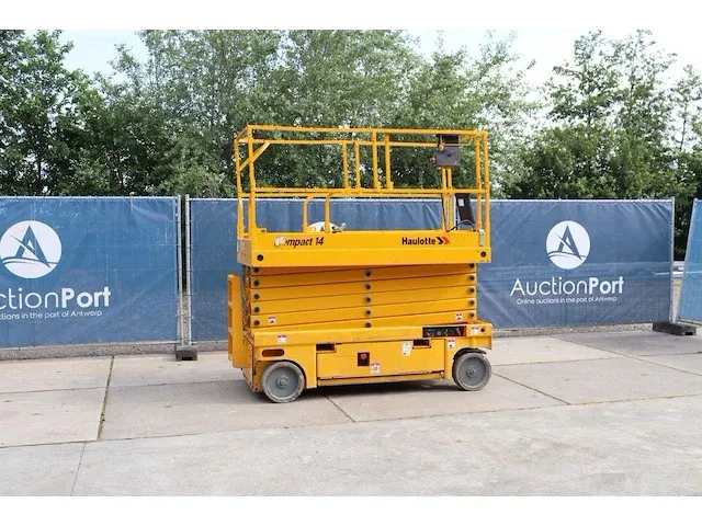 Schaarhoogwerker haulotte compact 14 elektrisch 350kg 13.8m 2011 - afbeelding 1 van  1