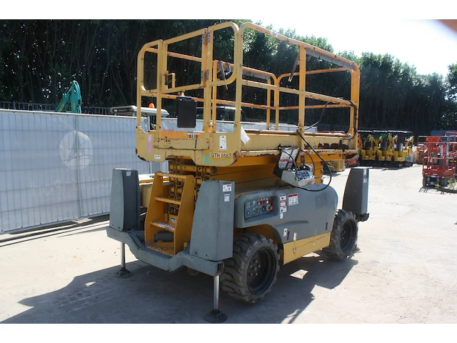 Schaarhoogwerker haulotte compact dx12 diesel 12.06m 2016 - afbeelding 1 van  1
