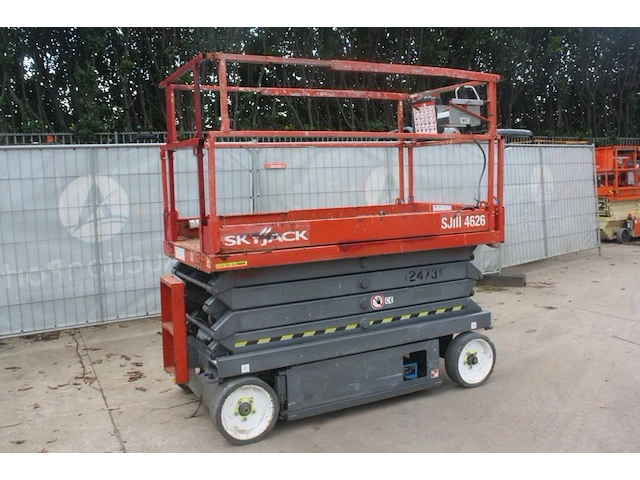 Schaarhoogwerker sjiii4626 elektrisch 9.9m 2015 - afbeelding 1 van  1