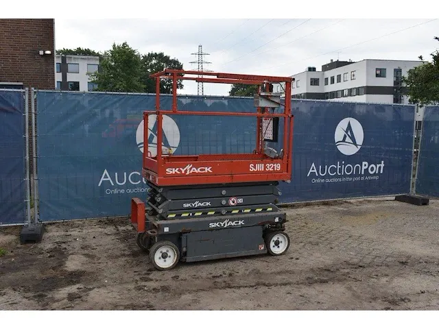 Schaarhoogwerker skyjack sjiii 3219 elektrisch 5.8m - afbeelding 1 van  1