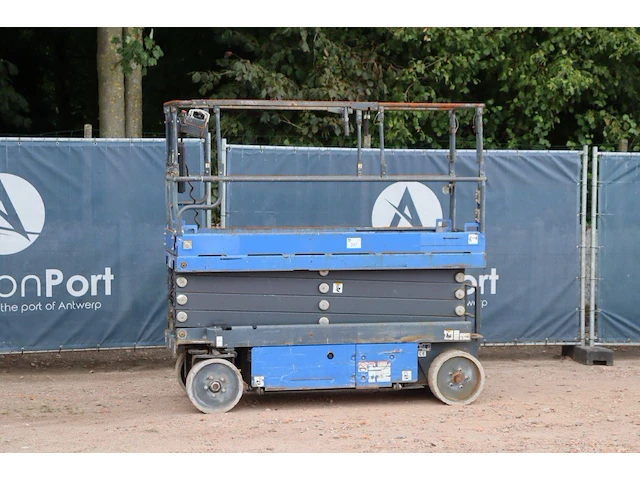 Schaarlift aichi sv08cnl elektrisch 2012 - afbeelding 1 van  1