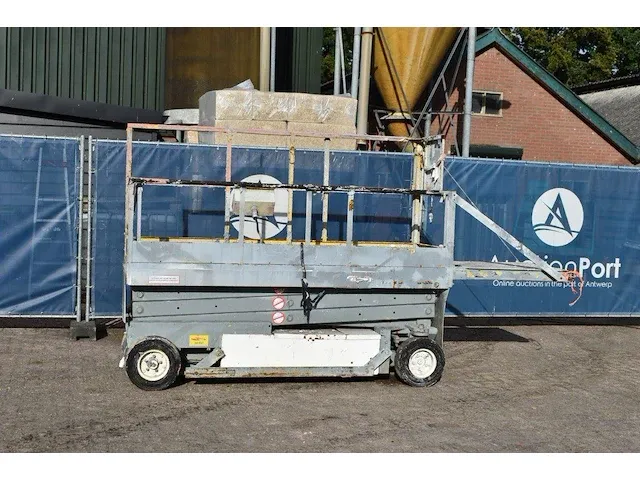 Schaarlift custers 2034 elektrisch - afbeelding 1 van  1