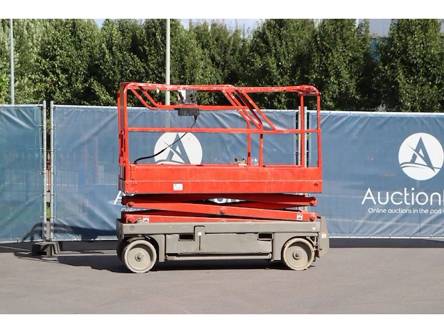 Schaarlift haulotte compact 8 elektrisch 8.2m 2001 - afbeelding 1 van  1