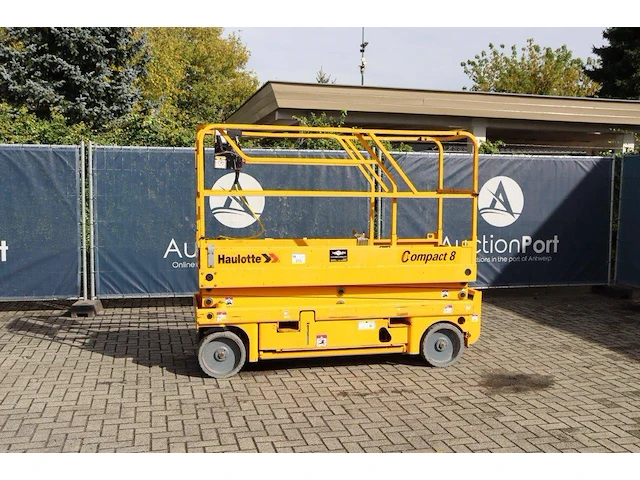 Schaarlift haulotte compact 8 elektrisch 8m 2008 - afbeelding 1 van  1