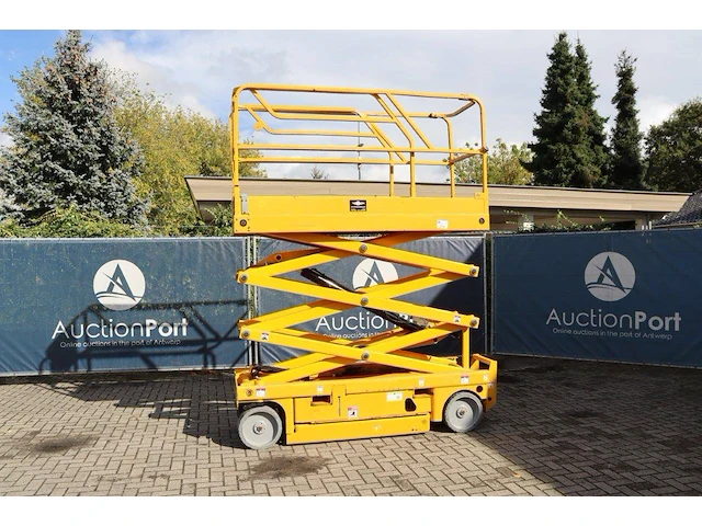 Schaarlift haulotte compact 8 elektrisch 8m 2009 - afbeelding 1 van  1