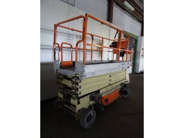 Schaarlift jlg - afbeelding 2 van  7