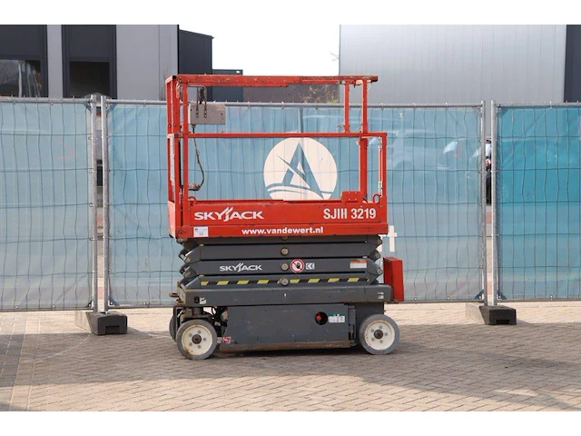 Schaarlift skyjack sj3219 elektrisch 8m 2014 - afbeelding 1 van  1