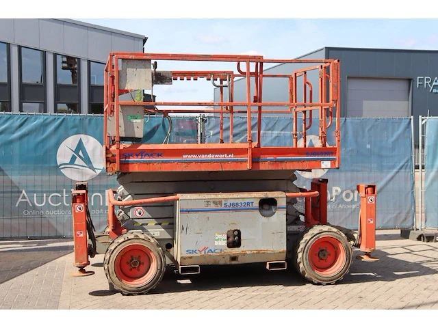 Schaarlift skyjack sj6832rt diesel 11.75m - afbeelding 1 van  1