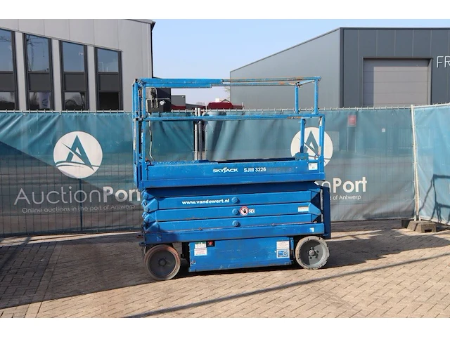 Schaarlift skyjack sjiii 3226 elektrisch 9.92m - afbeelding 1 van  1