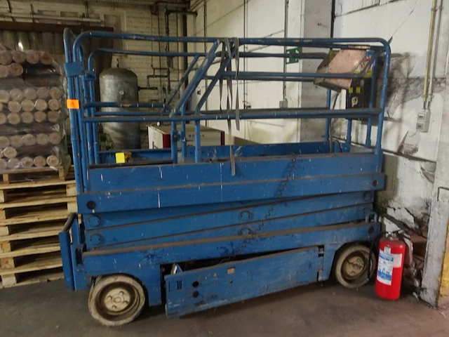 Schaarlift upright - afbeelding 1 van  6