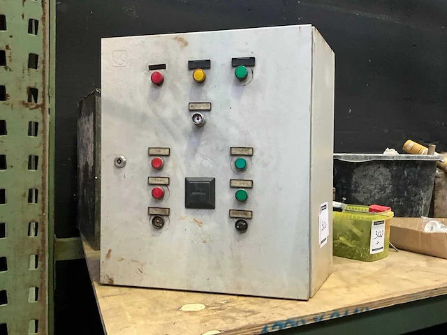 Schakelkast - afbeelding 1 van  2