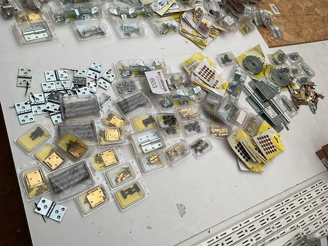 Scharnieren en schuifsloten - afbeelding 1 van  13